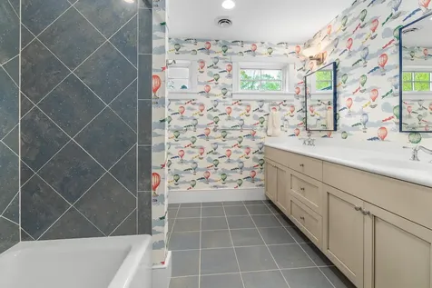 165 Bennington Lane Hartford VT 05059