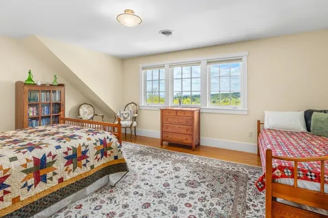 165 Bennington Lane Hartford VT 05059