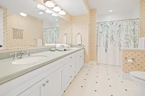 165 Bennington Lane Hartford VT 05059