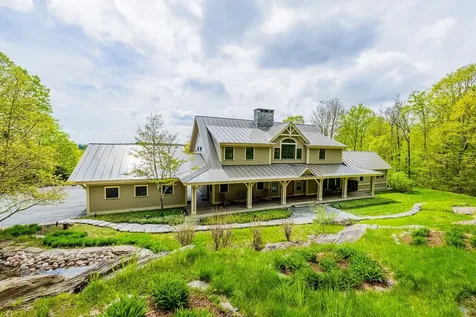 165 Bennington Lane Hartford VT 05059