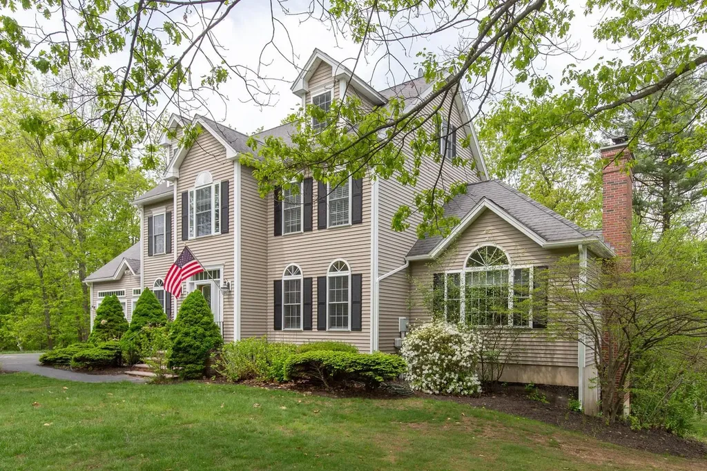 27 Mockingbird Hill Road Windham NH 03087
