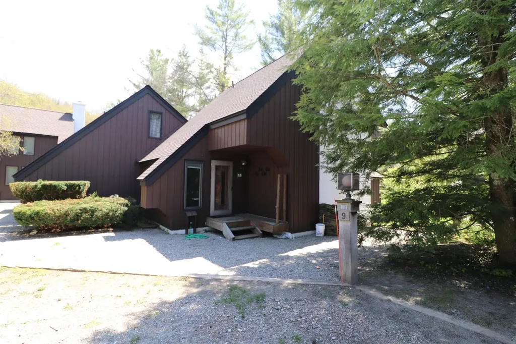 4610 Battleground Road Fayston VT 05673