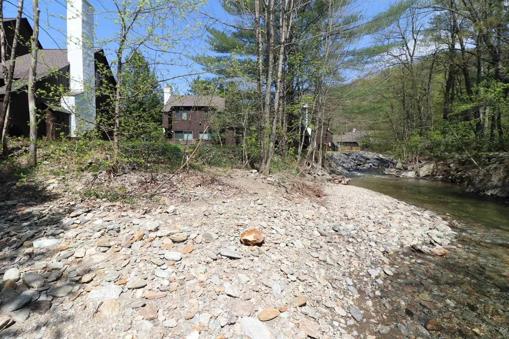 4610 Battleground Road Fayston VT 05673