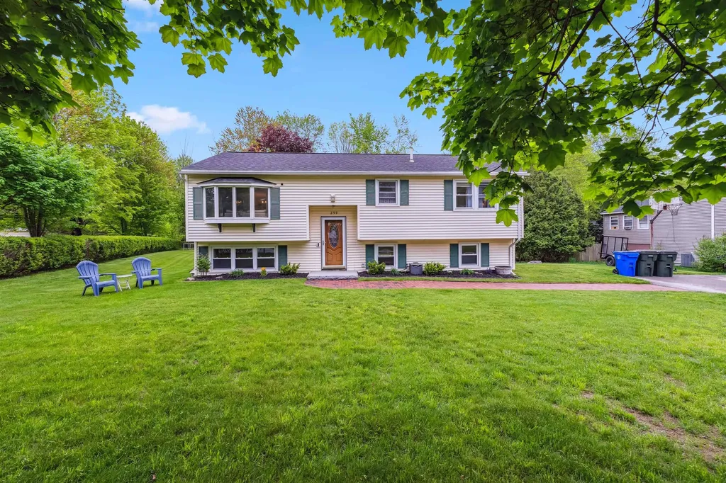 259 Brickett Road Manchester NH 03109