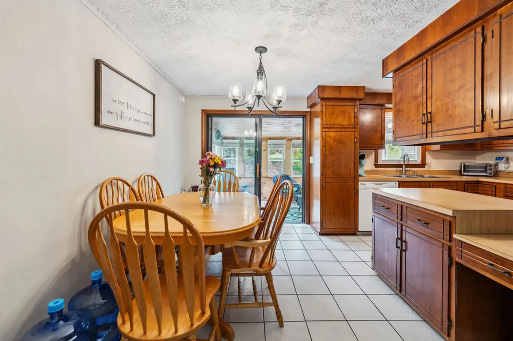 259 Brickett Road Manchester NH 03109