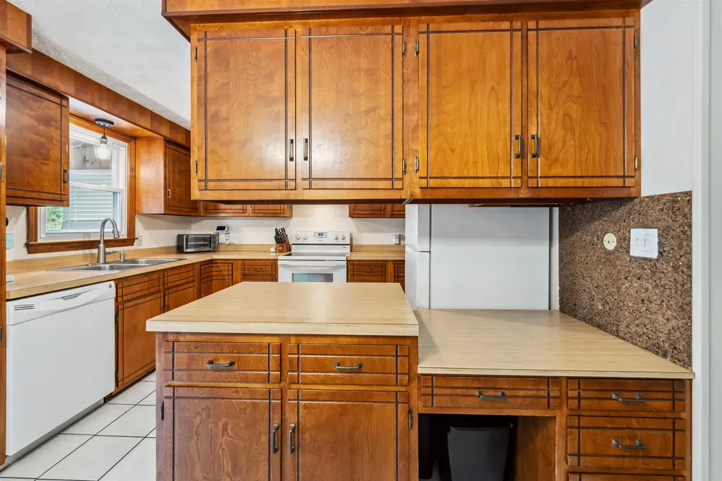 259 Brickett Road Manchester NH 03109