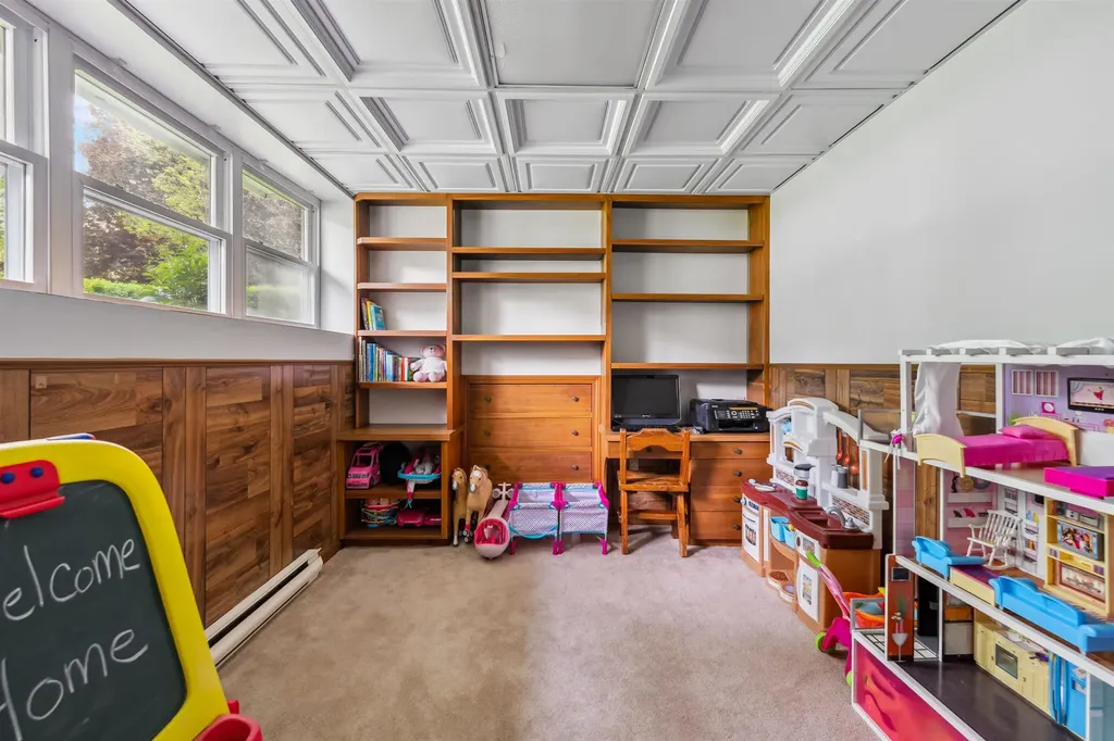 259 Brickett Road Manchester NH 03109