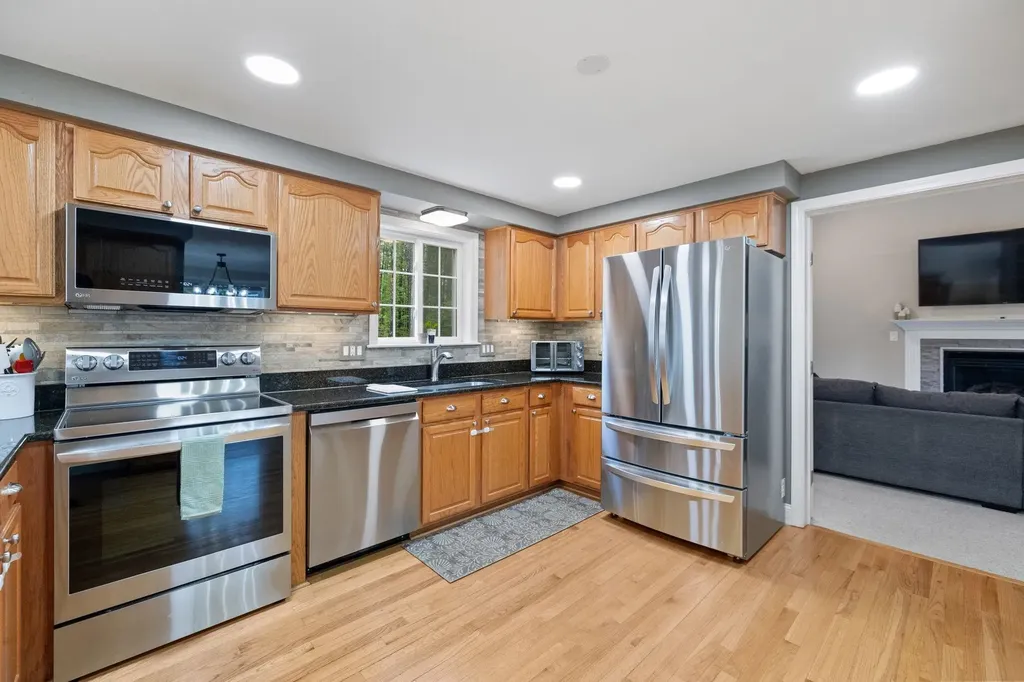 6 Aldrich Circle Merrimack NH 03054