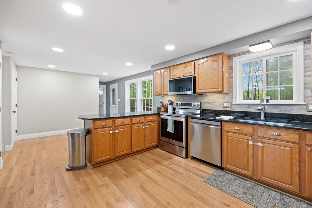 6 Aldrich Circle Merrimack NH 03054