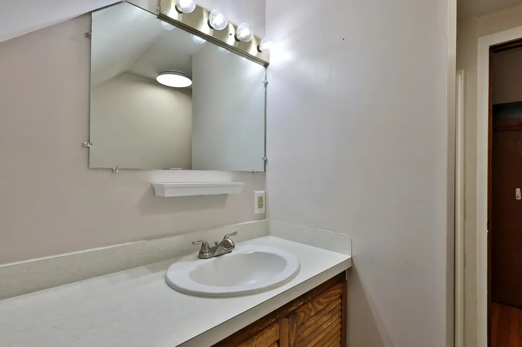 82 Forest Street Rutland City VT 05701