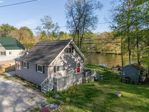 33 Moccasin Trail Hillsborough NH 03244
