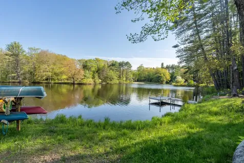 33 Moccasin Trail Hillsborough NH 03244