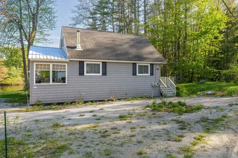 33 Moccasin Trail Hillsborough NH 03244