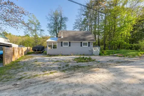 33 Moccasin Trail Hillsborough NH 03244