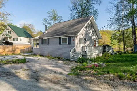 33 Moccasin Trail Hillsborough NH 03244