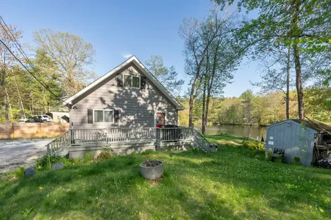 33 Moccasin Trail Hillsborough NH 03244