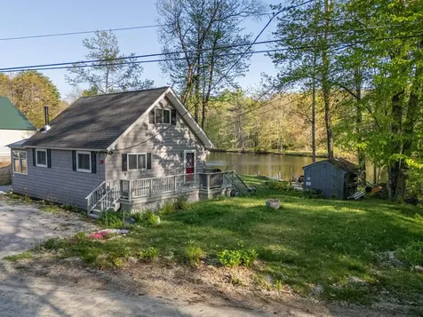 33 Moccasin Trail Hillsborough NH 03244