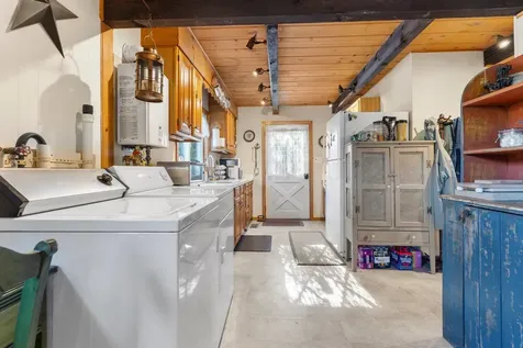 33 Moccasin Trail Hillsborough NH 03244