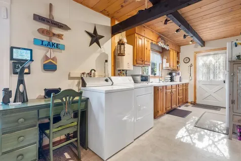 33 Moccasin Trail Hillsborough NH 03244