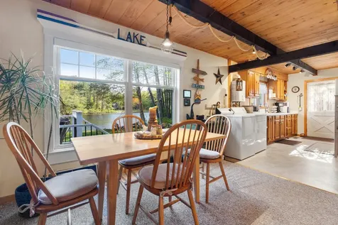 33 Moccasin Trail Hillsborough NH 03244