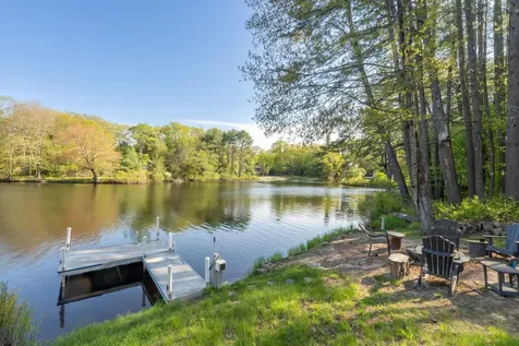 33 Moccasin Trail Hillsborough NH 03244