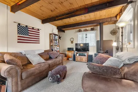 33 Moccasin Trail Hillsborough NH 03244