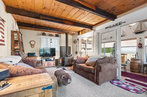 33 Moccasin Trail Hillsborough NH 03244