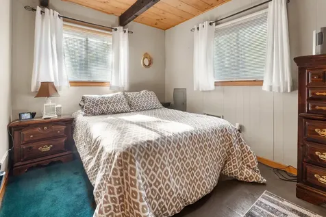 33 Moccasin Trail Hillsborough NH 03244