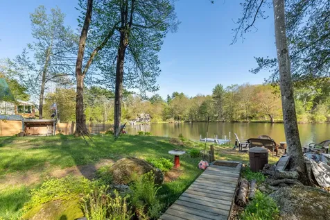 33 Moccasin Trail Hillsborough NH 03244