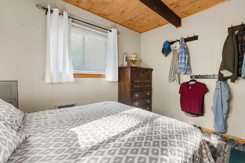 33 Moccasin Trail Hillsborough NH 03244