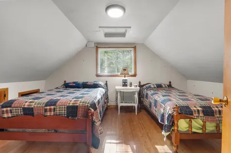 33 Moccasin Trail Hillsborough NH 03244