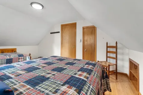 33 Moccasin Trail Hillsborough NH 03244