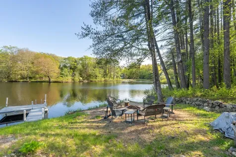 33 Moccasin Trail Hillsborough NH 03244