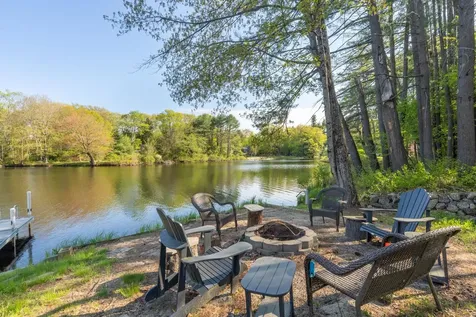 33 Moccasin Trail Hillsborough NH 03244