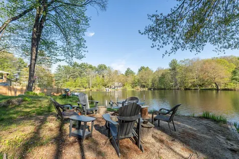 33 Moccasin Trail Hillsborough NH 03244
