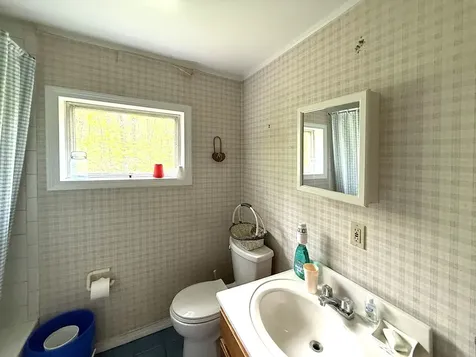 2 Youngs Road Ossipee NH 03864