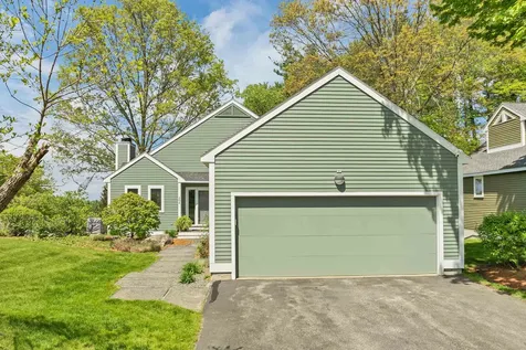 204 Chase Way Manchester NH 03104