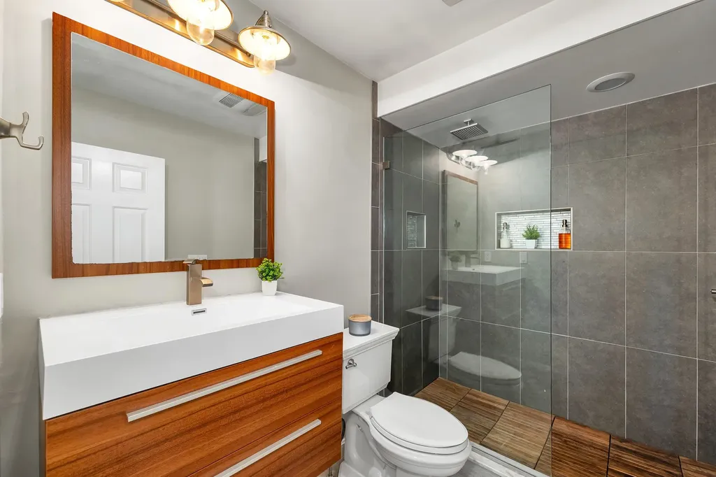 204 Chase Way Manchester NH 03104