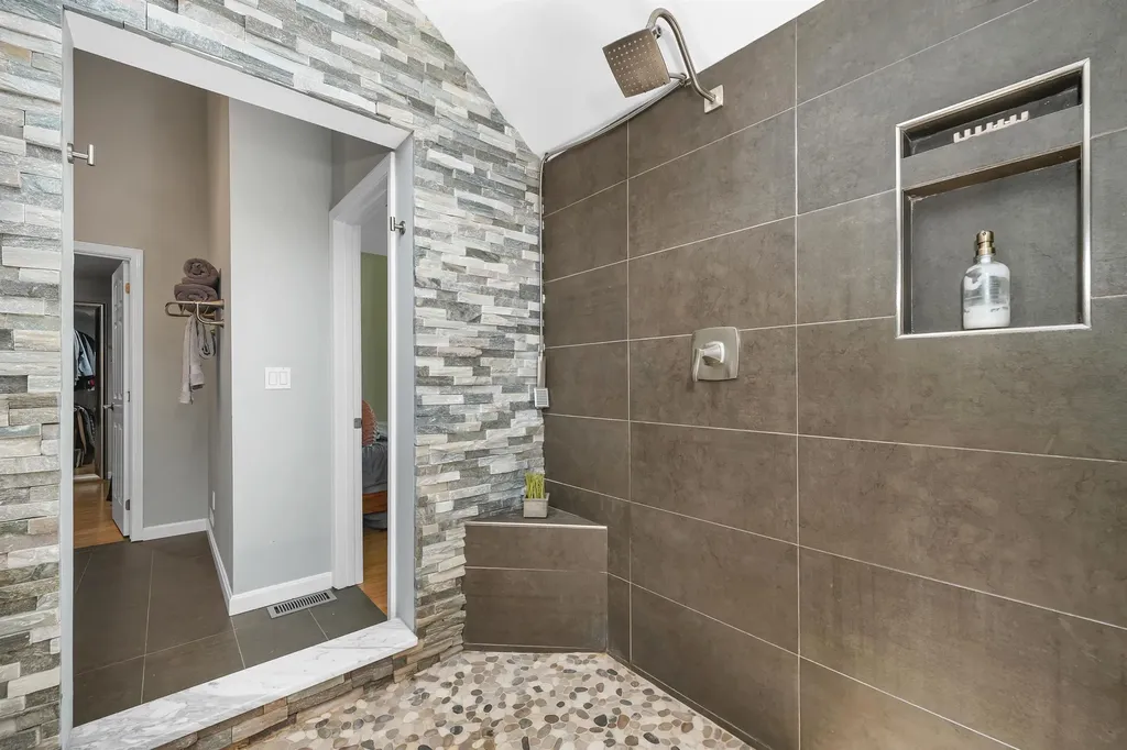 204 Chase Way Manchester NH 03104