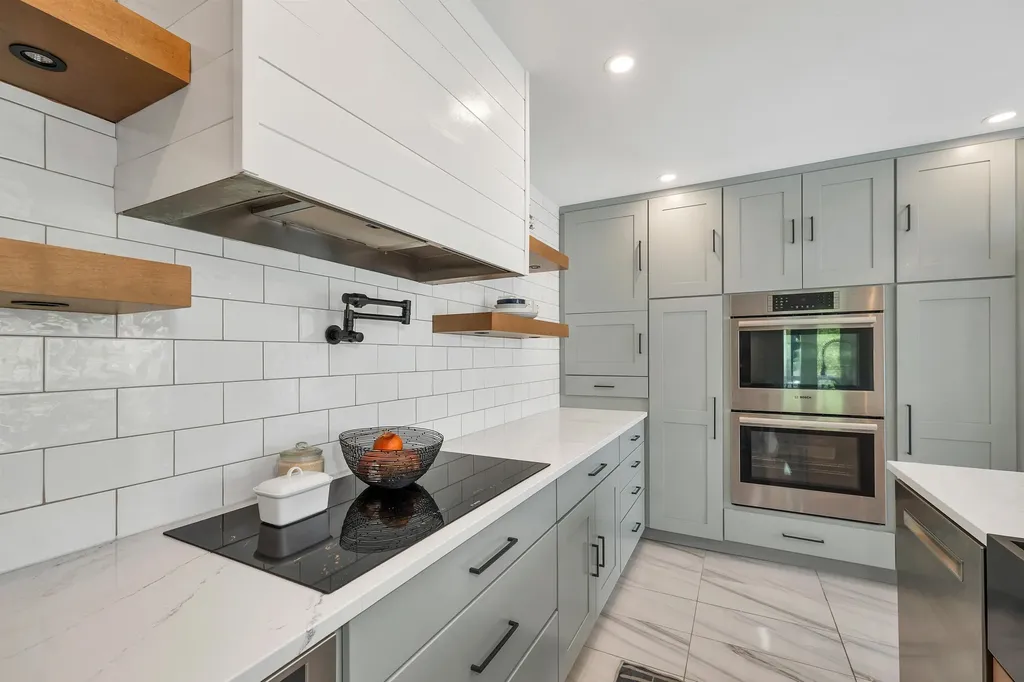 204 Chase Way Manchester NH 03104