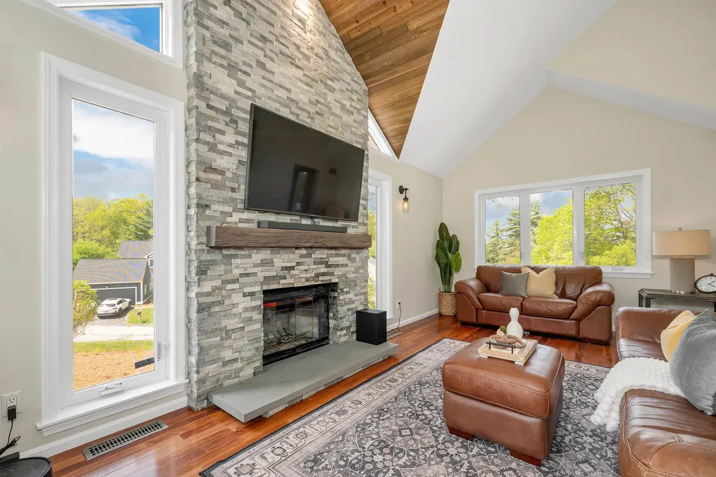 204 Chase Way Manchester NH 03104