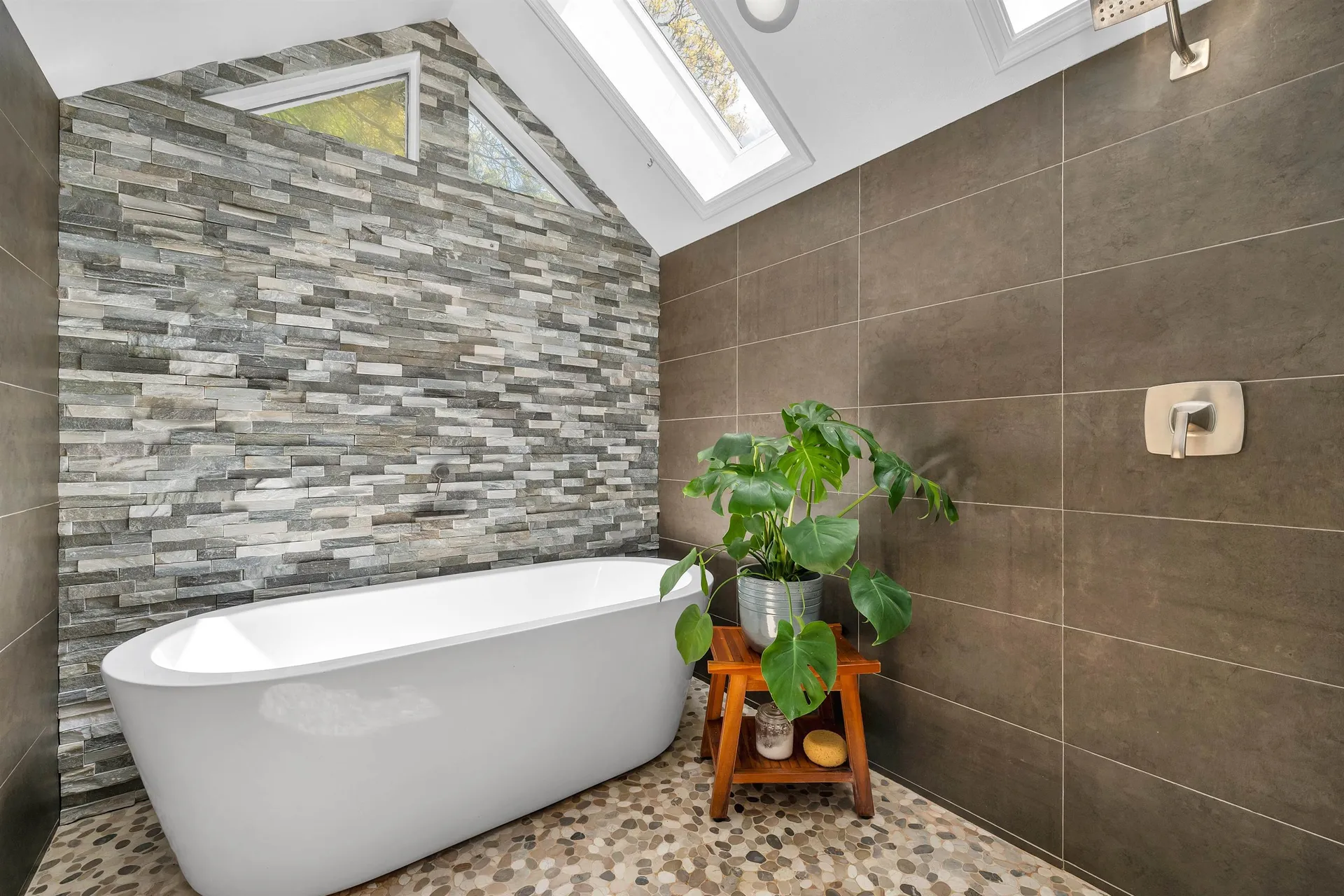 204 Chase Way Manchester NH 03104