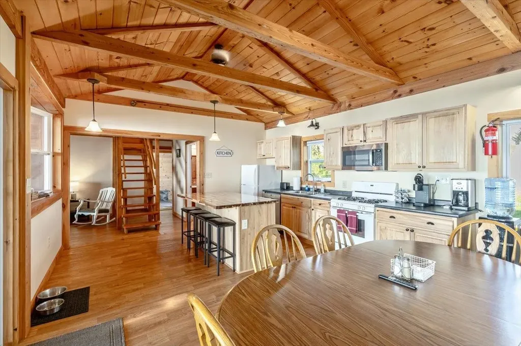 39 Bourdeau Lane North Alburgh VT 05440