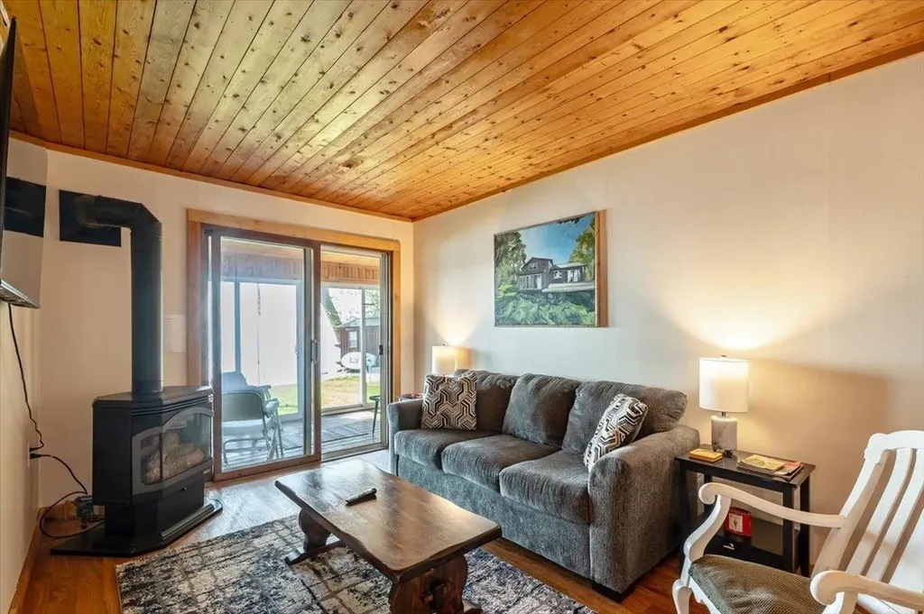 39 Bourdeau Lane North Alburgh VT 05440