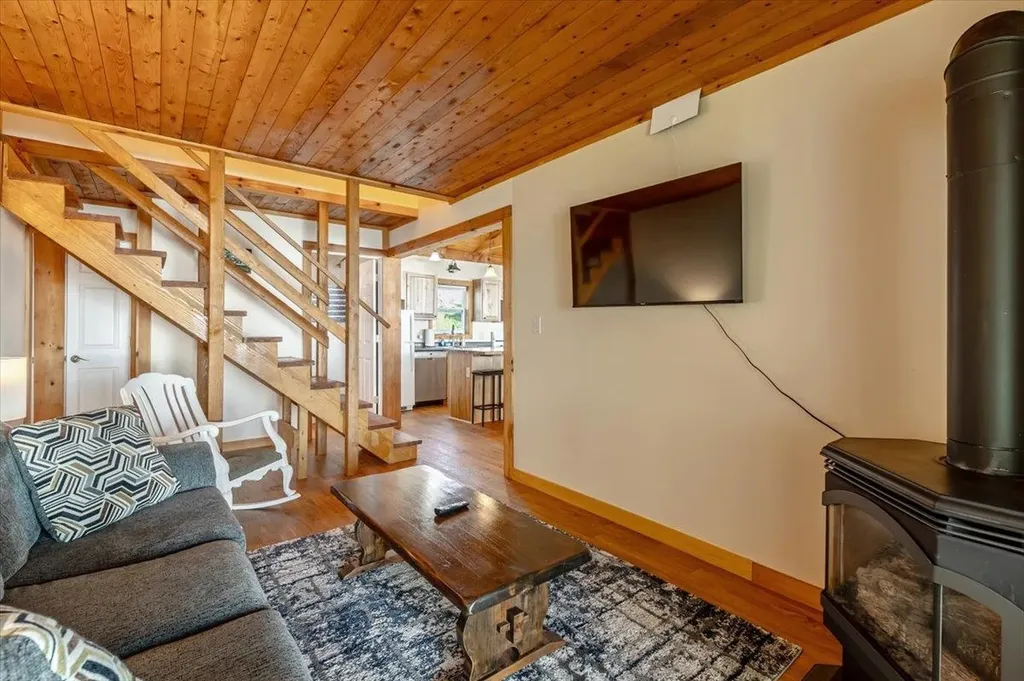 39 Bourdeau Lane North Alburgh VT 05440