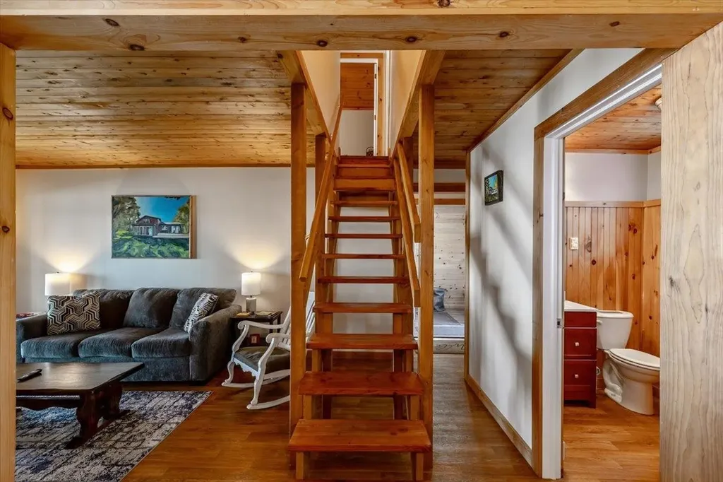 39 Bourdeau Lane North Alburgh VT 05440