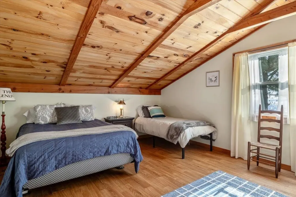 39 Bourdeau Lane North Alburgh VT 05440