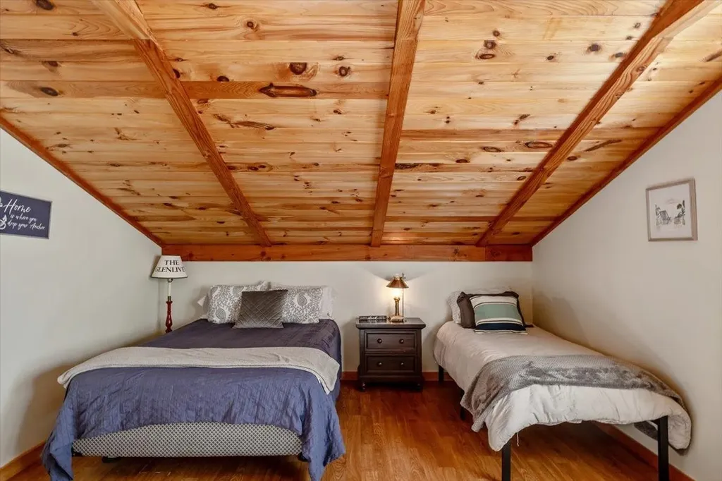 39 Bourdeau Lane North Alburgh VT 05440