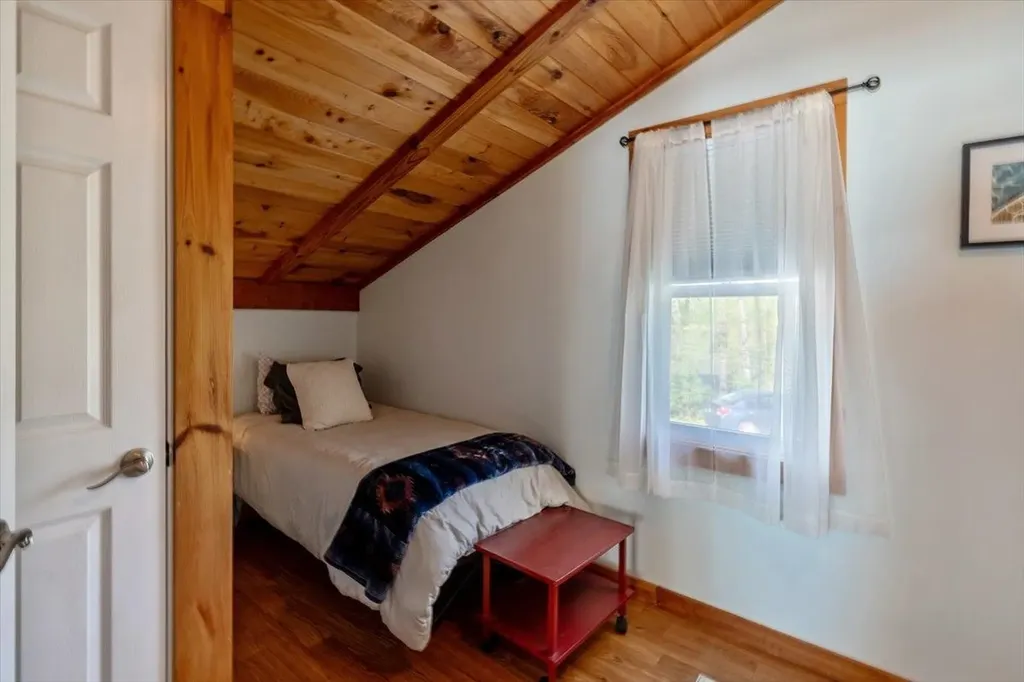 39 Bourdeau Lane North Alburgh VT 05440