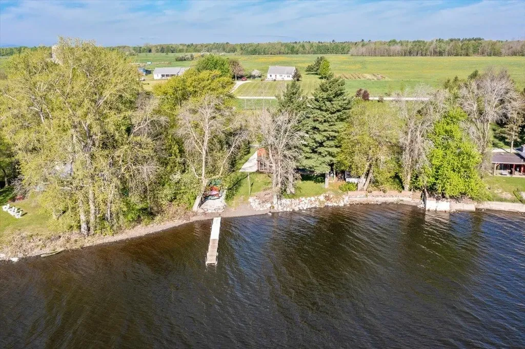 39 Bourdeau Lane North Alburgh VT 05440